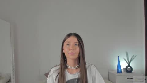 Snapshot of violetta_finch chatting on 23, 2, 2025 violetta_finch online show from 23, 2, 2025