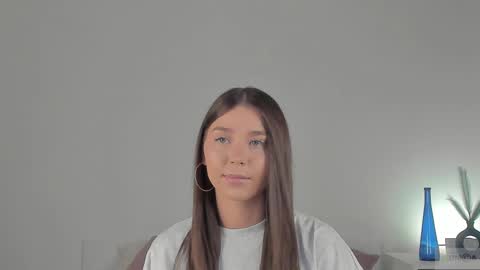 Snapshot of violetta_finch chatting on 28, 2, 2025 violetta_finch online show from 28, 2, 2025