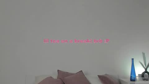 Snapshot of violetta_finch chatting on 28, 2, 2025 violetta_finch online show from 28, 2, 2025
