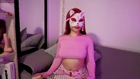 Snapshot of violettaarojass chatting on 15, 7, 2026 violettaarojass online show from 15, 7, 2026