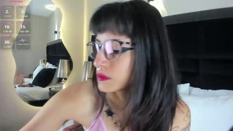 violettacolinss online show from 25, 5, 2026