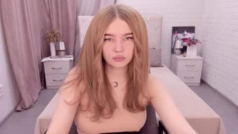 ViolettaOtis online show from 3, 12, 2024