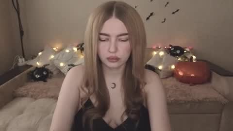 ViolettaOtis online show from 27, 10, 2025