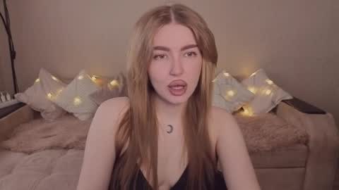 ViolettaOtis online show from 8, 4, 2026