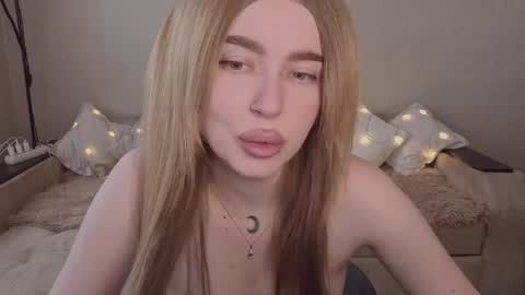 ViolettaOtis online show from 16, 4, 2026