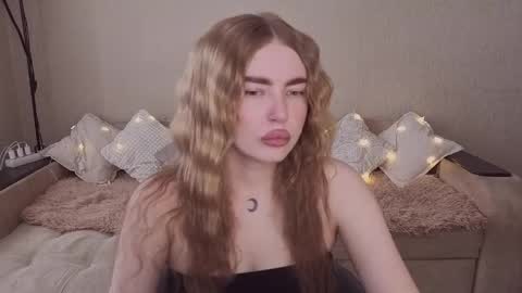 ViolettaOtis online show from 21, 4, 2026