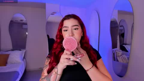 Violett Castel online show from 24, 10, 2025