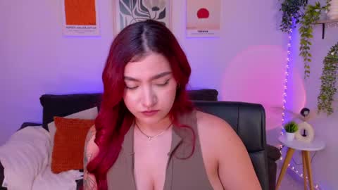 Snapshot of violettcastel chatting on 19, 5, 2026 Violett Castel online show from 19, 5, 2026