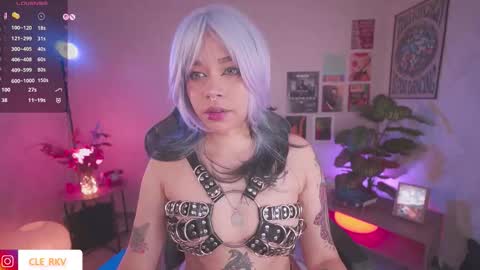 JULIE UWU online show from 5, 1, 2026