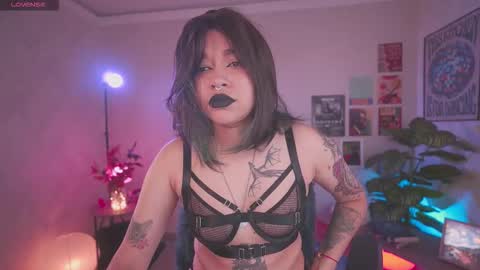 Snapshot of violette_clerk1 chatting on 1, 2, 2026 JULIE UWU online show from 1, 2, 2026