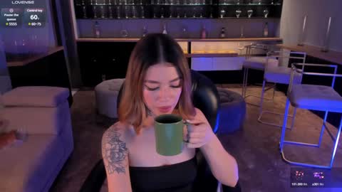 Violett  online show from 4, 2, 2025