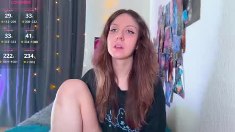 Snapshot of violettmo0n chatting on 7, 7, 2026 Next stream 1522026 400 GMT 3 online show from 7, 7, 2026