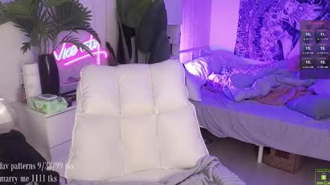 Snapshot of violetvio1ator chatting on 22, 9, 2025 Dommy mommy online show from 22, 9, 2025