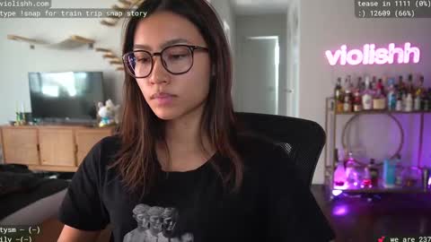 follow me on twitter violishh and ig violishh  online show from 28, 2, 2025