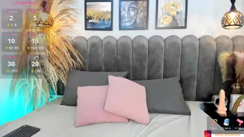 VIOLLET online show from 10, 10, 2025