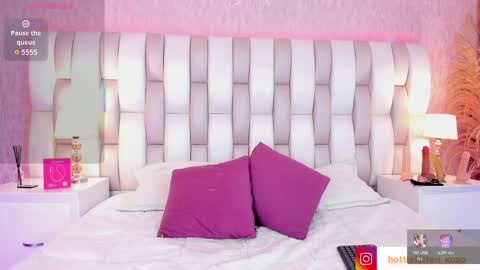 VIOLLET online show from 3, 2, 2026