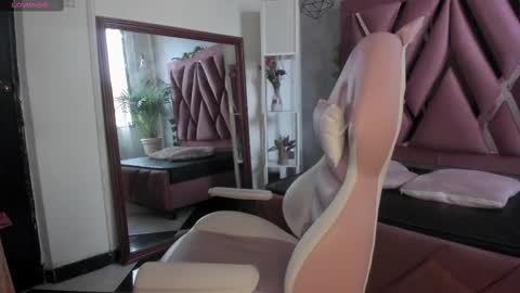 Snapshot of viollettaa_ chatting on 12, 3, 2025 Violetta online show from 12, 3, 2025