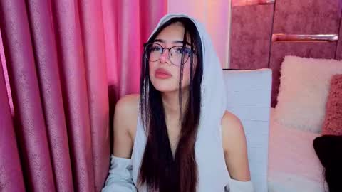 viollettebylyly online show from 12, 10, 2025