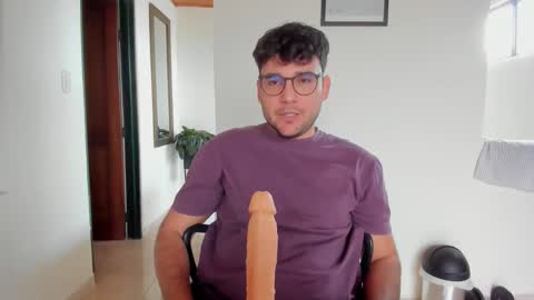 Vito Ferrer online show from 16, 10, 2025