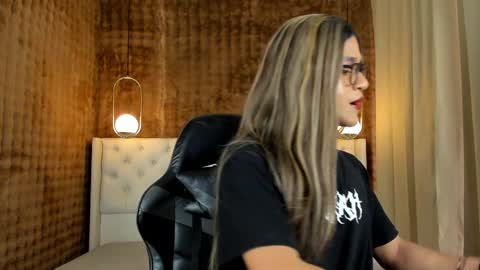 Snapshot of vitta_alfayed chatting on 25, 1, 2025 VittaaaPlease help me with your thumbs up its important online show from 25, 1, 2025