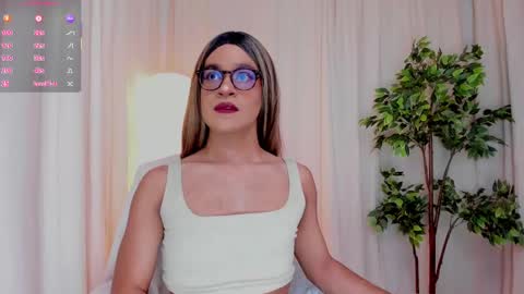 Snapshot of vitta_alfayed chatting on 9, 3, 2025 VittaaaPlease help me with your thumbs up its important online show from 9, 3, 2025