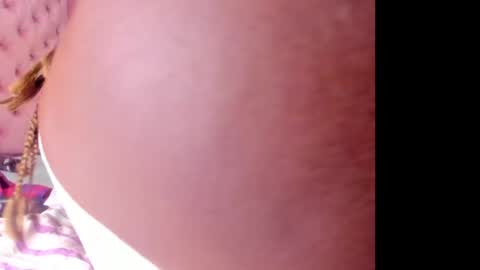 Snapshot of vivi_cooper chatting on 18, 5, 2026 vivi cooper online show from 18, 5, 2026