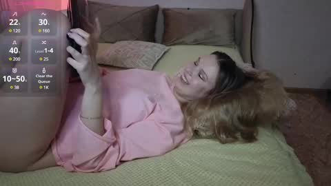 Snapshot of vivian_alison chatting on 5, 2, 2025 vivian_alison online show from 5, 2, 2025