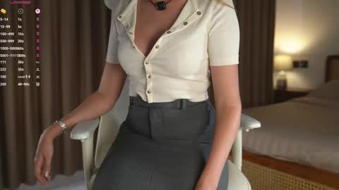 Vivian online show from 19, 11, 2025