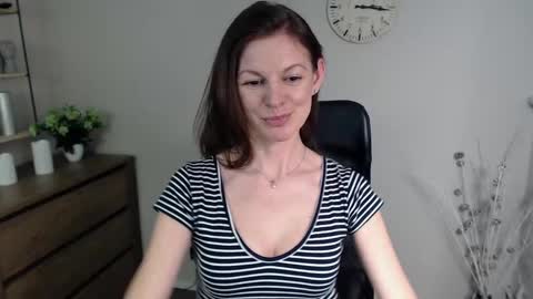 Vivian online show from 23, 1, 2025