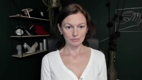 Vivian online show from 22, 9, 2025