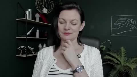 Vivian online show from 25, 2, 2026