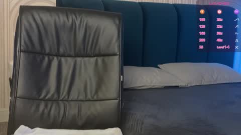 Vivian Evans online show from 16, 10, 2025