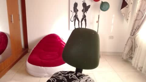 vivian_milf_paint online show from 9, 11, 2025