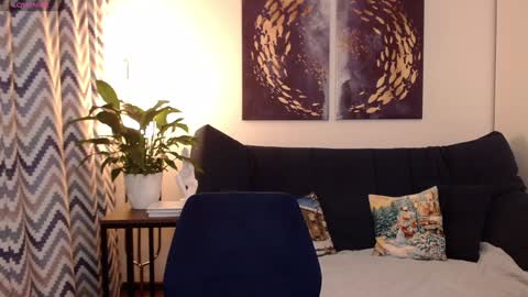 Vivian online show from 5, 12, 2024