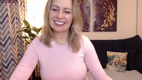 Vivian online show from 6, 12, 2024