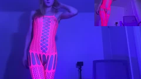 Snapshot of vivianlayxxx chatting on 21, 7, 2026 vivian layy online show from 21, 7, 2026