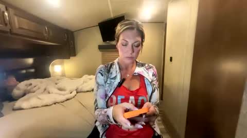 Snapshot of vivianluxe chatting on 2, 10, 2025 VivianLuxe online show from 2, 10, 2025