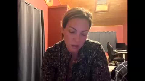 Snapshot of vivianluxe chatting on 18, 10, 2025 VivianLuxe online show from 18, 10, 2025