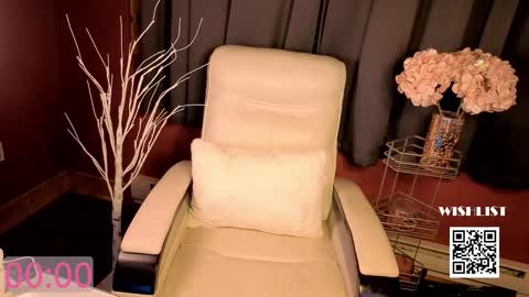 VivianLuxe online show from 28, 11, 2025