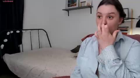 Snapshot of vivianmarble chatting on 5, 7, 2026 Lela online show from 5, 7, 2026