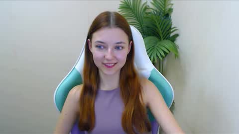 Snapshot of vivien_leight chatting on 7, 12, 2024 Vivien online show from 7, 12, 2024