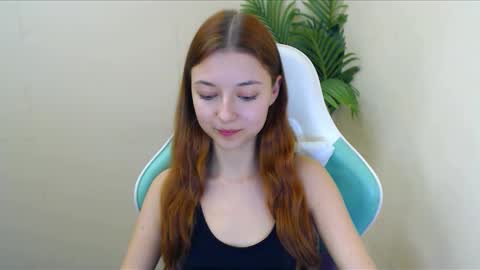 Snapshot of vivien_leight chatting on 9, 12, 2024 Vivien online show from 9, 12, 2024