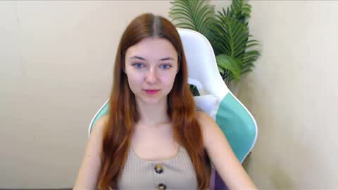 Snapshot of vivien_leight chatting on 13, 12, 2024 Vivien online show from 13, 12, 2024