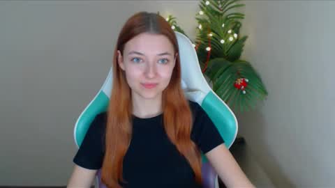Snapshot of vivien_leight chatting on 25, 12, 2024 Vivien online show from 25, 12, 2024