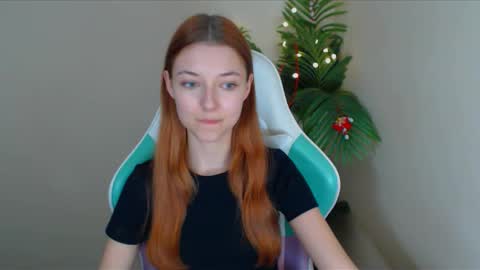 Snapshot of vivien_leight chatting on 25, 12, 2024 Vivien online show from 25, 12, 2024