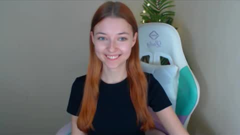 Snapshot of vivien_leight chatting on 26, 12, 2024 Vivien online show from 26, 12, 2024