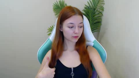 Snapshot of vivien_leight chatting on 6, 1, 2025 Vivien online show from 6, 1, 2025