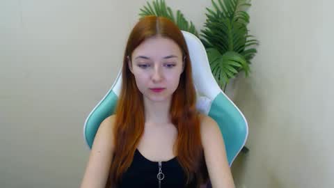 Snapshot of vivien_leight chatting on 6, 1, 2025 Vivien online show from 6, 1, 2025
