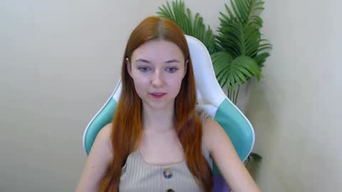 Snapshot of vivien_leight chatting on 8, 1, 2025 Vivien online show from 8, 1, 2025