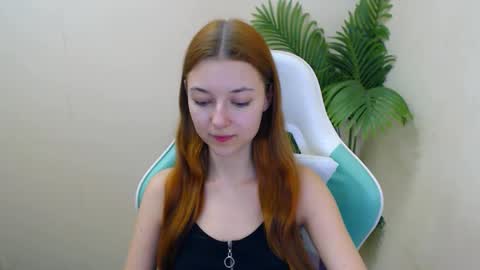 Snapshot of vivien_leight chatting on 3, 2, 2025 Vivien online show from 3, 2, 2025